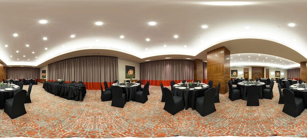 Hilton Garden Inn Tanger City Center Bagian luar foto